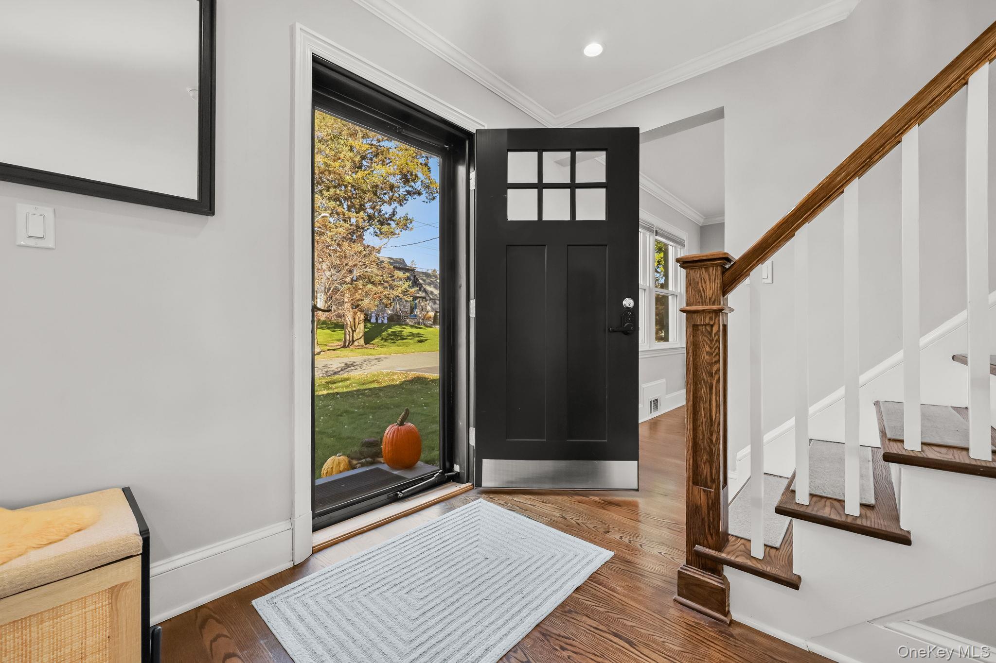 112 Clarence Road Scarsdale, NY 10583 - Photo 2 of 26