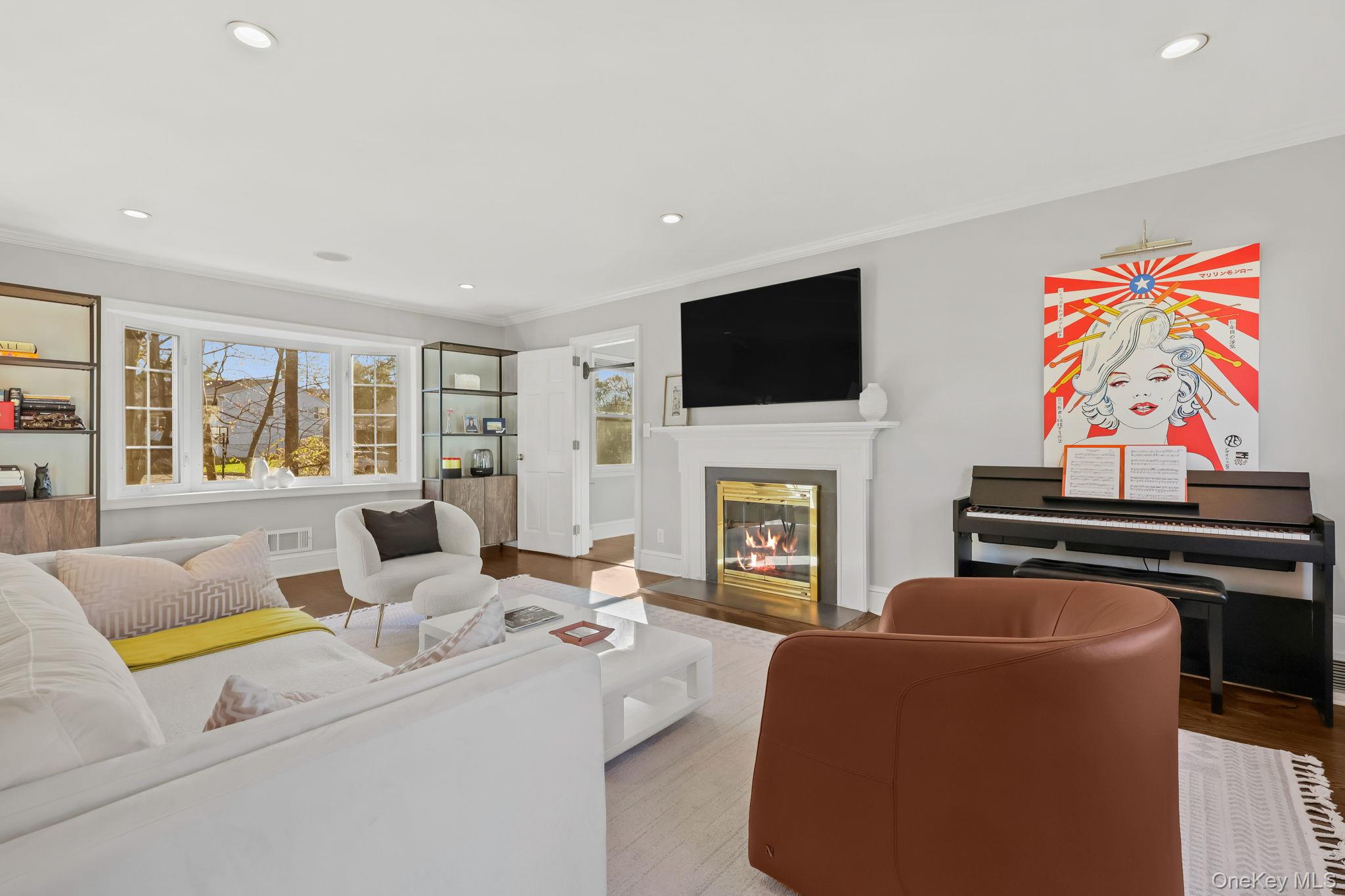 112 Clarence Road Scarsdale, NY 10583 - Photo 3 of 26