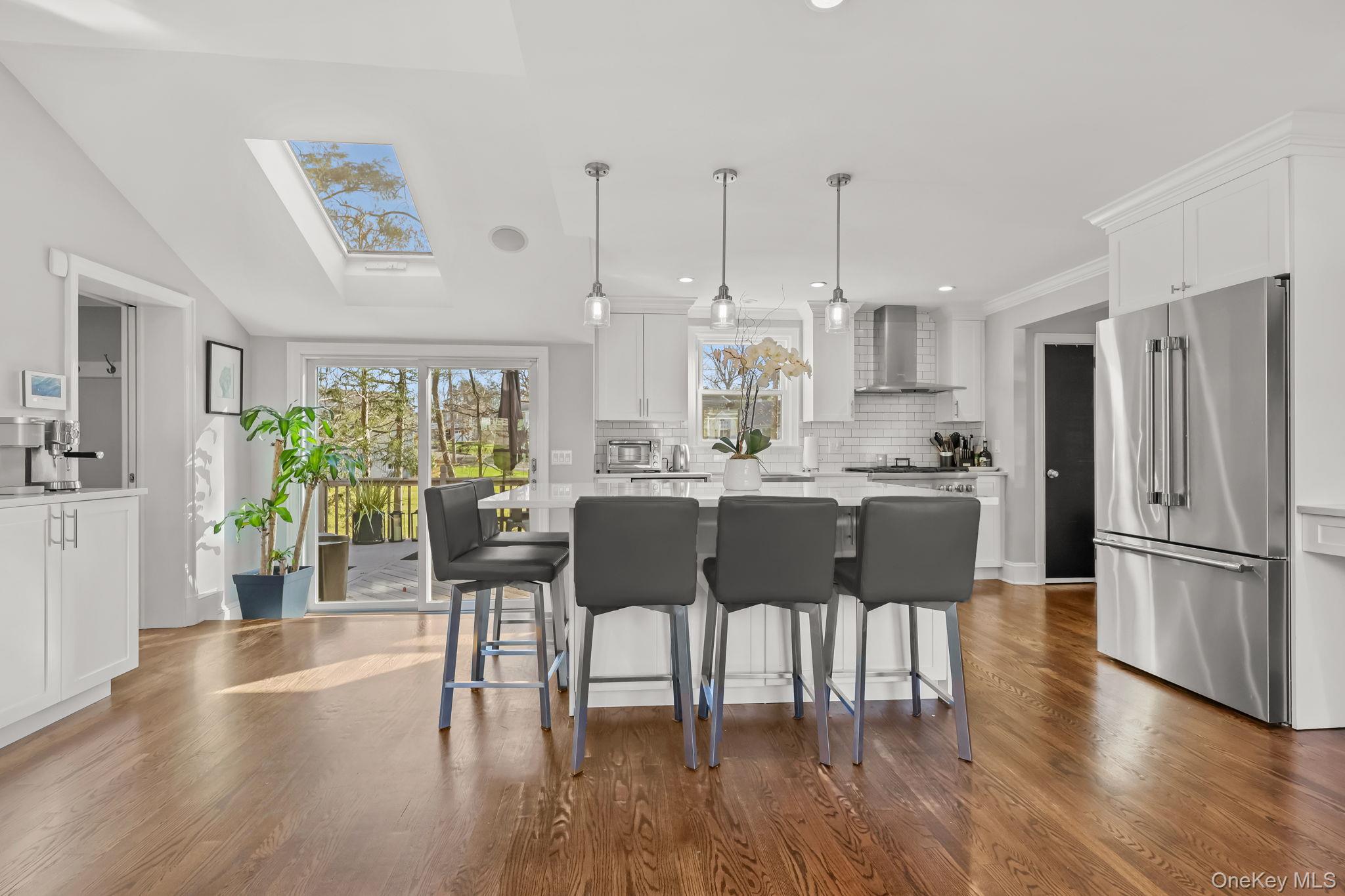 112 Clarence Road Scarsdale, NY 10583 - Photo 8 of 26