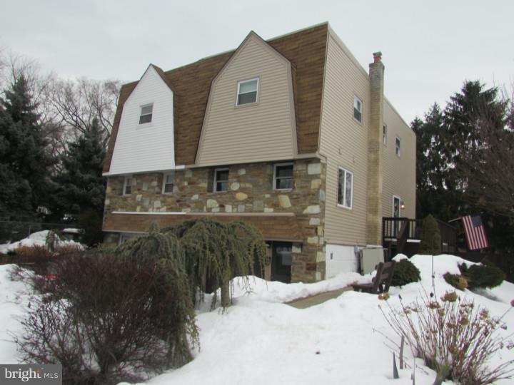 1919 Tomlinson Road Philadelphia, PA 19116 - Photo 2 of 22 Gallery Image 2
