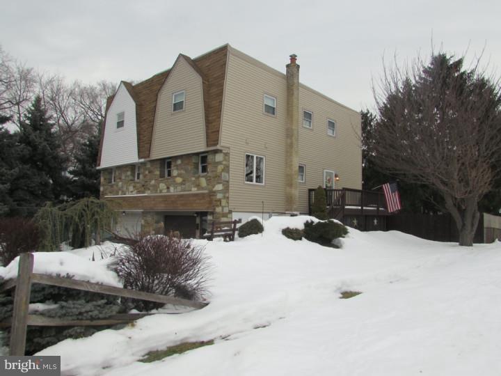 1919 Tomlinson Road Philadelphia, PA 19116 - Photo 3 of 22 Gallery Image 3
