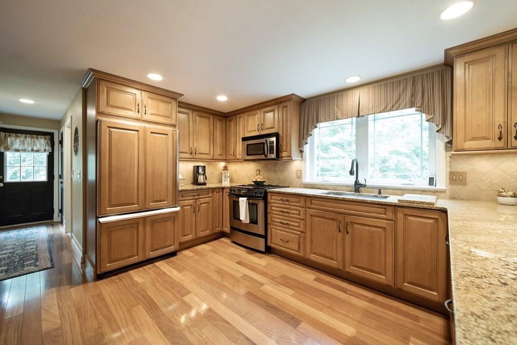64 Searle Street Georgetown, MA 01833 - Photo 2 of 35 Gallery Image 2