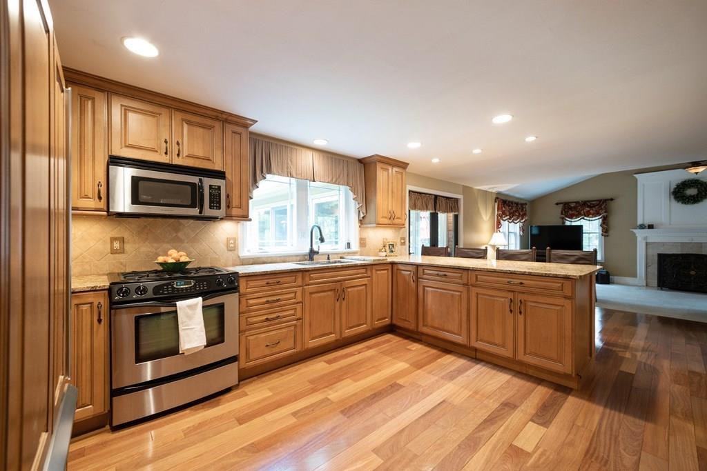 64 Searle Street Georgetown, MA 01833 - Photo 4 of 35 Gallery Image 4