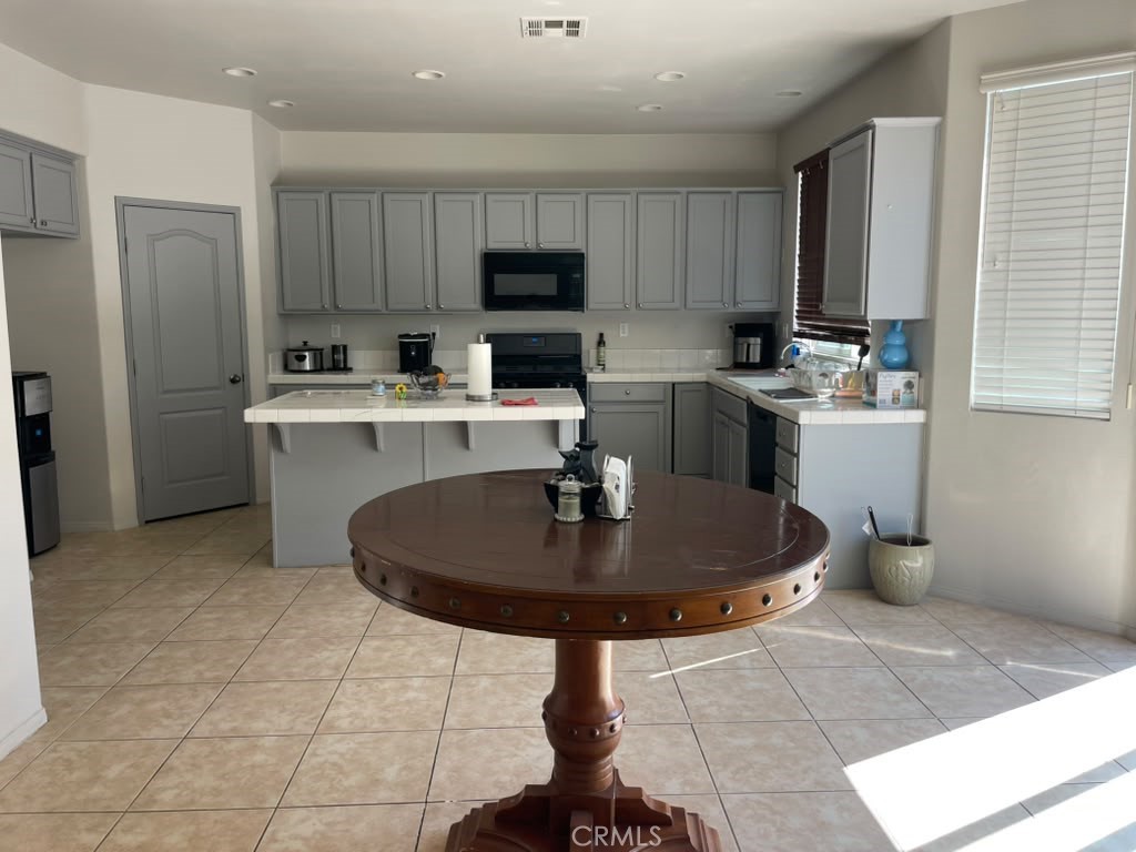 3888 Strand Way Perris, CA 92571 - Photo 5 of 14