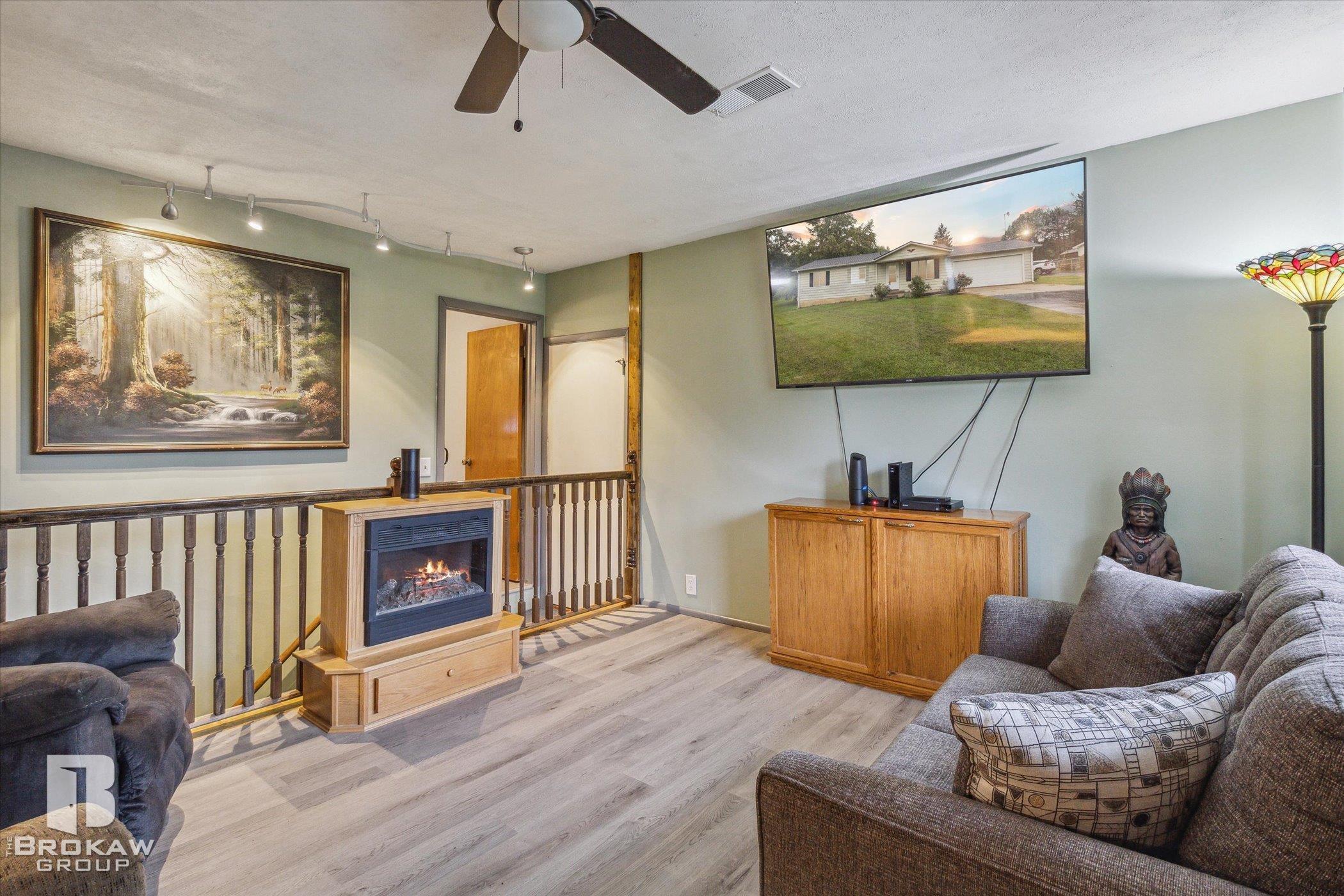16384 South Seymour Road Linden, MI 48451 - Photo 7 of 39 50153533-5a97e2a3-5c56-486b-bf59-7e305c0b66f4.JPG