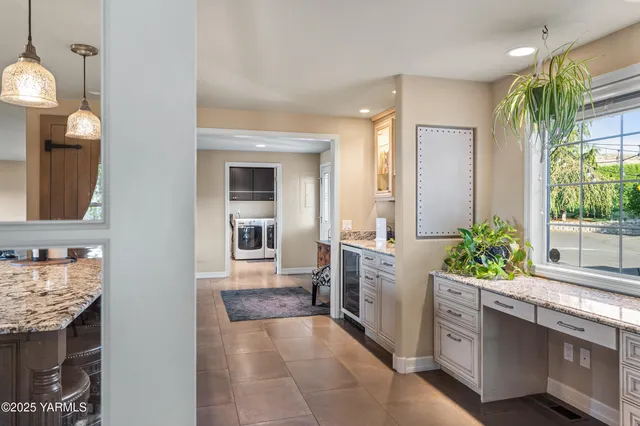 $680,000 | 2000 Konnowac Pass Road, Moxee, WA 98936