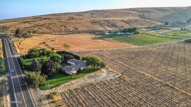 $680,000 | 2000 Konnowac Pass Road, Moxee, WA 98936