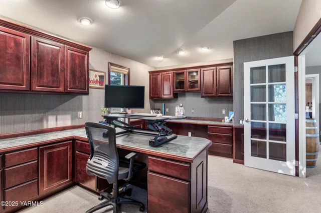 $680,000 | 2000 Konnowac Pass Road, Moxee, WA 98936