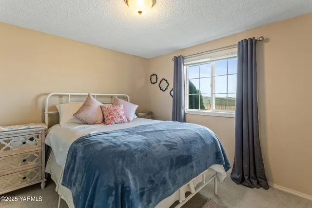 $680,000 | 2000 Konnowac Pass Road, Moxee, WA 98936