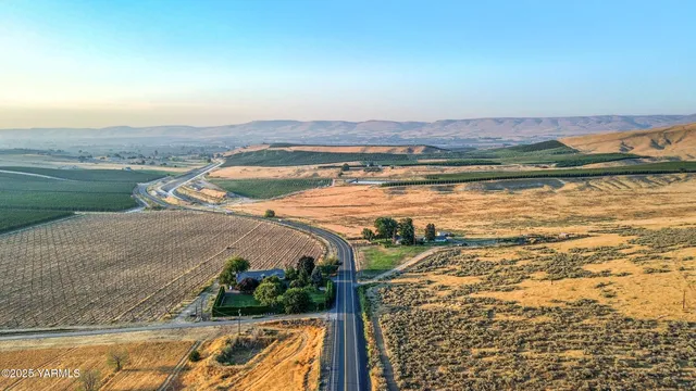 $680,000 | 2000 Konnowac Pass Road, Moxee, WA 98936