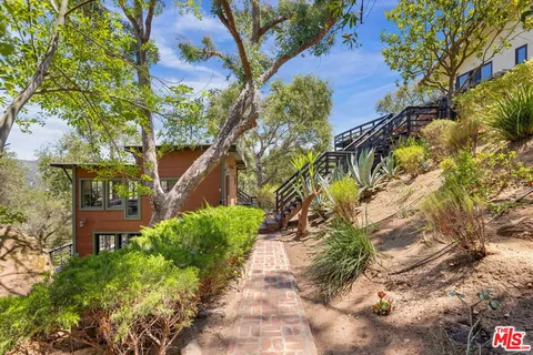 $2,195,000 | 19805 Valley View Drive, Topanga, CA 90290