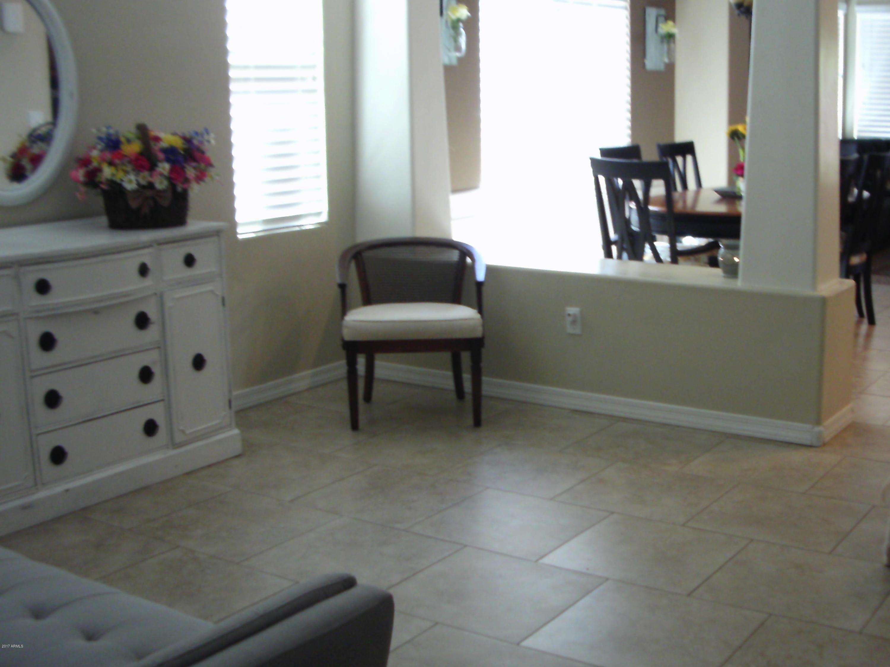 4235 East Betsy Lane Gilbert, AZ 85296 - Photo 3 of 31 Living Room view