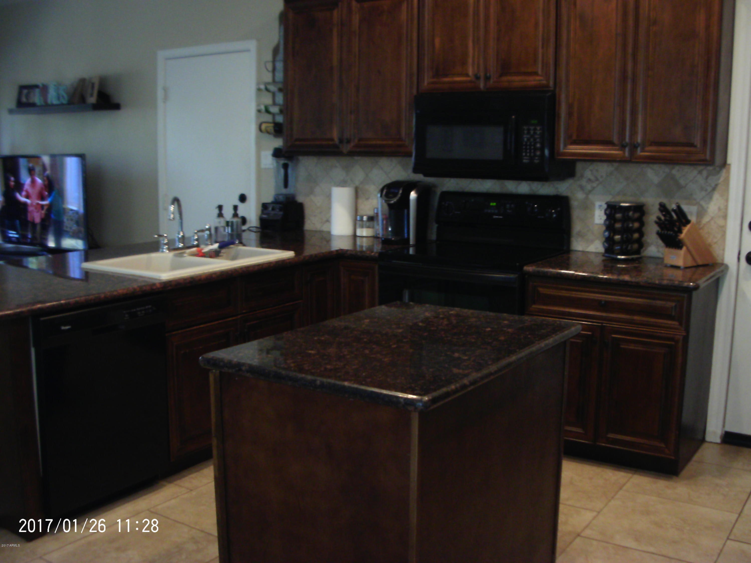 4235 East Betsy Lane Gilbert, AZ 85296 - Photo 9 of 31 Kitchen 1