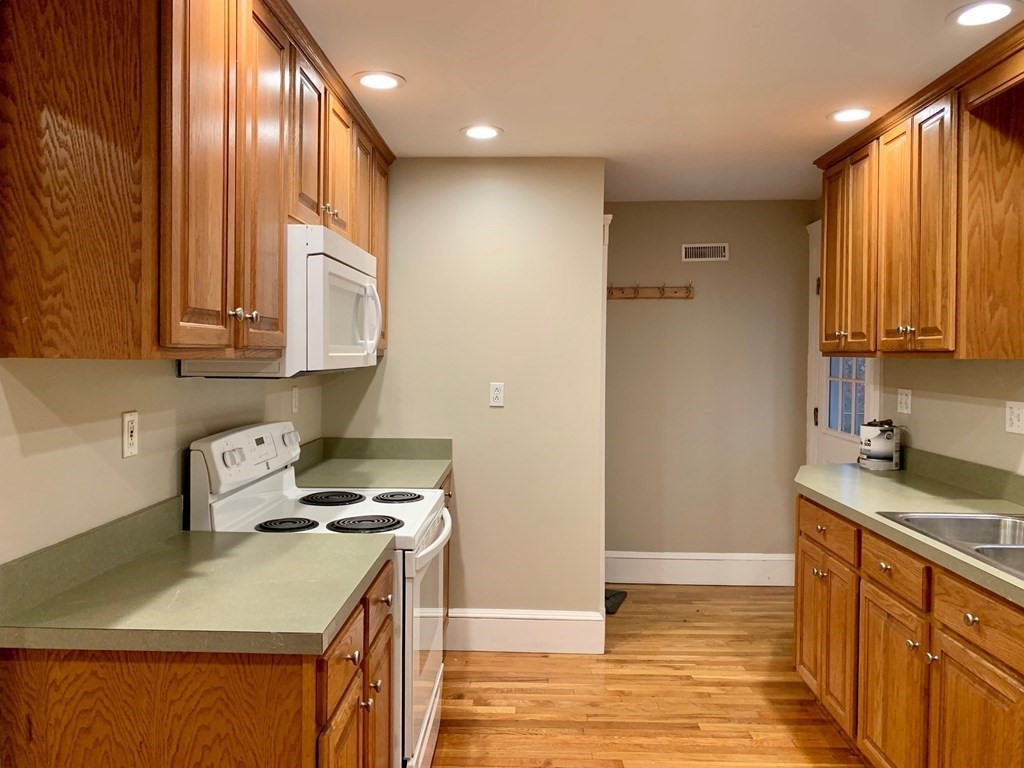 28 Huntington Road Milton, MA 02186 - Photo 12 of 22 Gallery Image 12