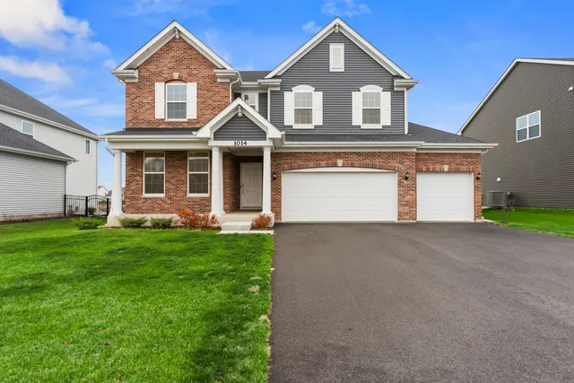 $3,900 | 1014 Dr John Burkey Drive, Algonquin, IL 60102