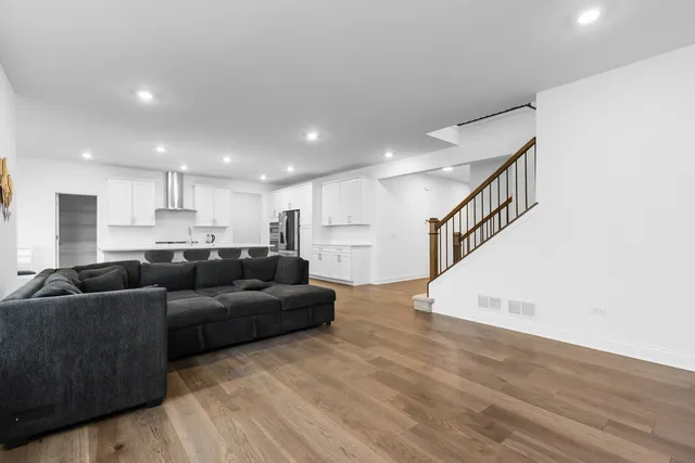 $3,900 | 1014 Dr John Burkey Drive, Algonquin, IL 60102