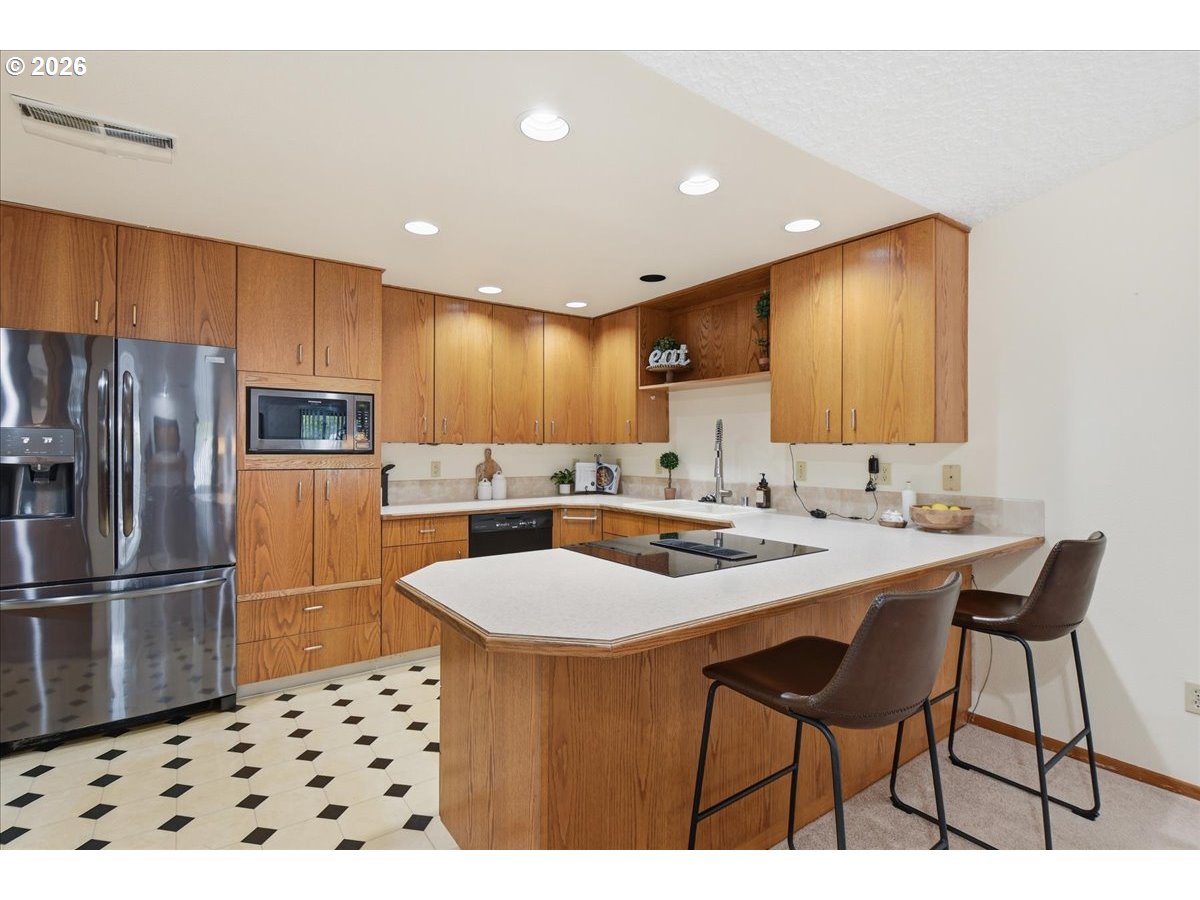 3300 Northeast 164th Street, Unit D2 Ridgefield, WA 98642 - Photo 8 of 29 Kitchen/Dining Room