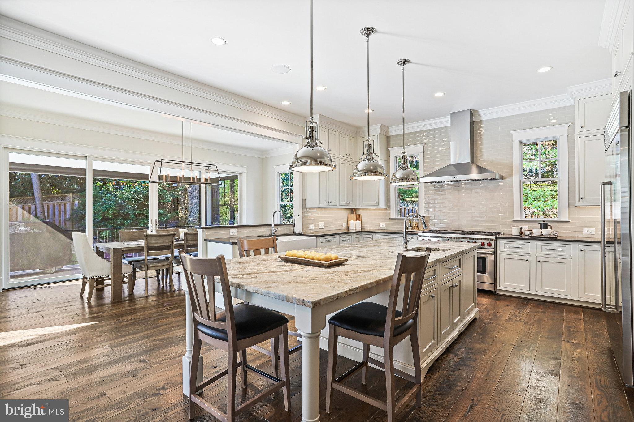 5901 Upton Street McLean, VA 22101 - Photo 14 of 64 Gourmet Kitchen