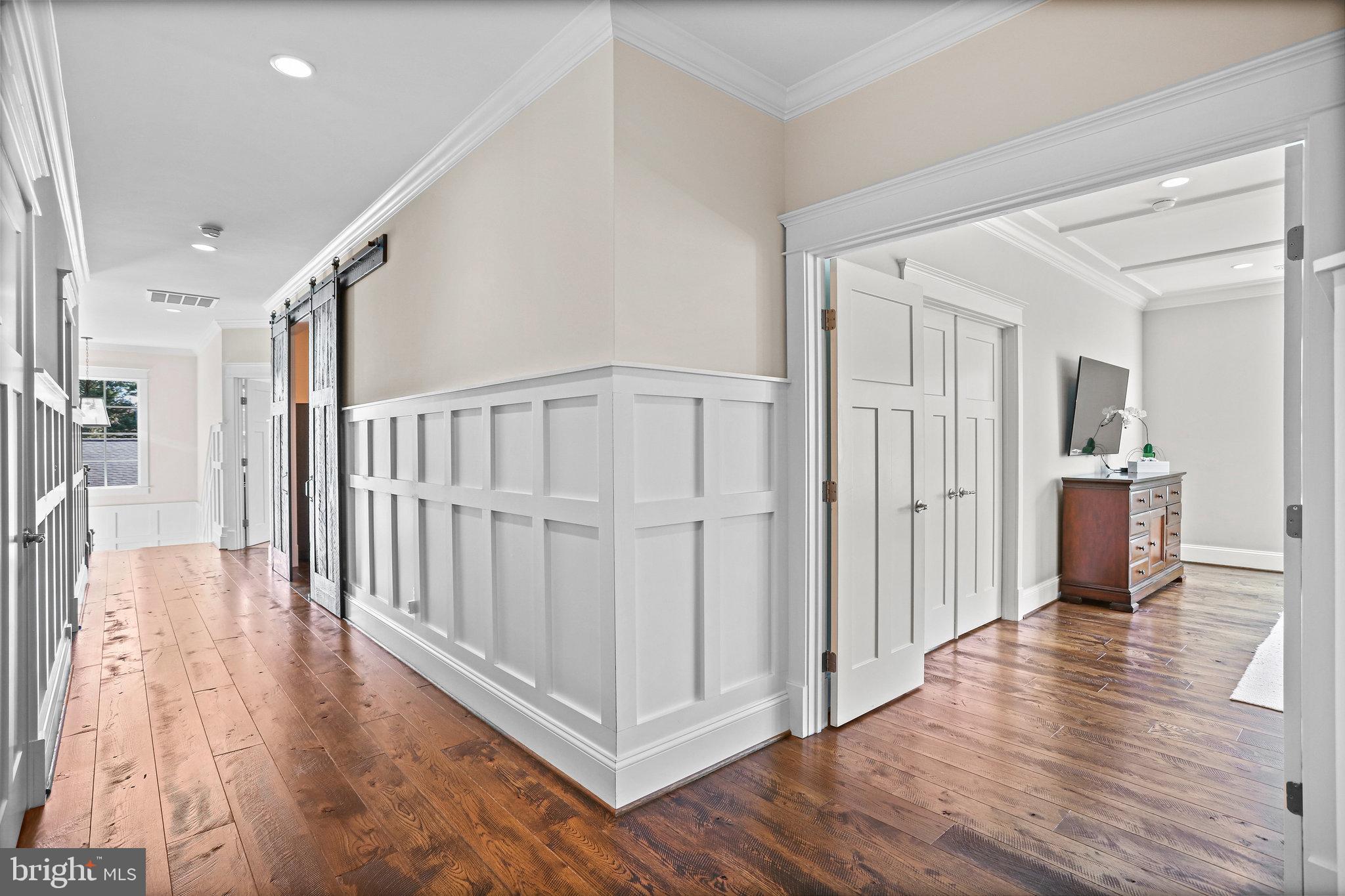 5901 Upton Street McLean, VA 22101 - Photo 22 of 64 Upper Level Landing