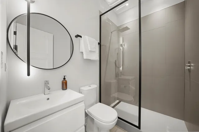 $675,000 | 4232 West Belmont Avenue, Unit 3, Chicago, IL 60641