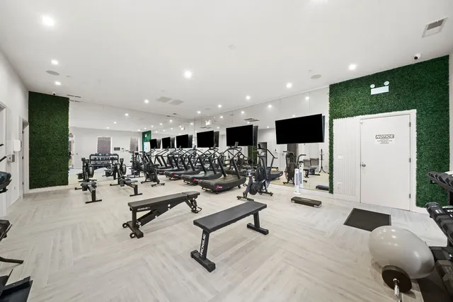 $675,000 | 4232 West Belmont Avenue, Unit 3, Chicago, IL 60641