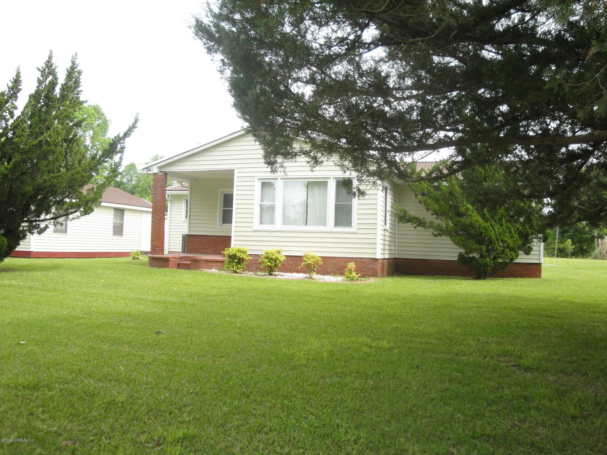 241 Parrot Swamp Loop Road Hubert, NC 28539 - Photo 1 of 26 241 Parrot Swamp Loop Rd,Hubert,NC FRON