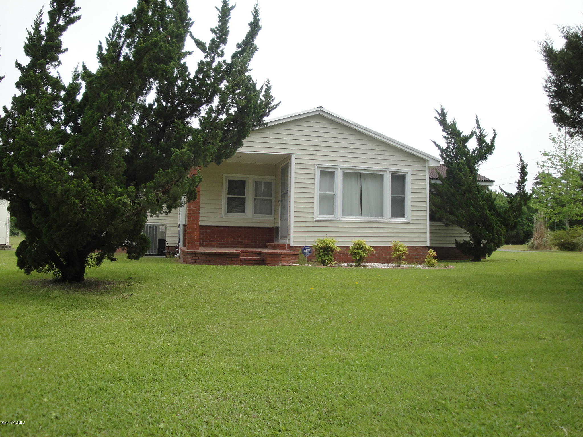 241 Parrot Swamp Loop Road Hubert, NC 28539 - Photo 2 of 26 241 Parrot Swamp Loop Rd,Hubert,NC FRON