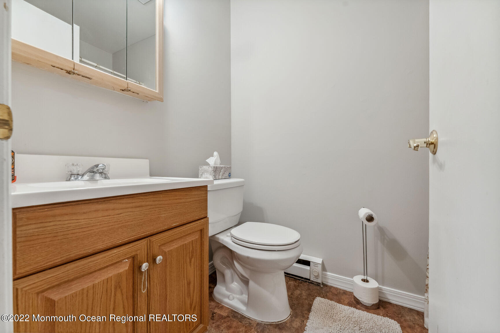 101 West Millstream Road Cream Ridge, NJ 08514 - Photo 13 of 25 0014-13Bathroom