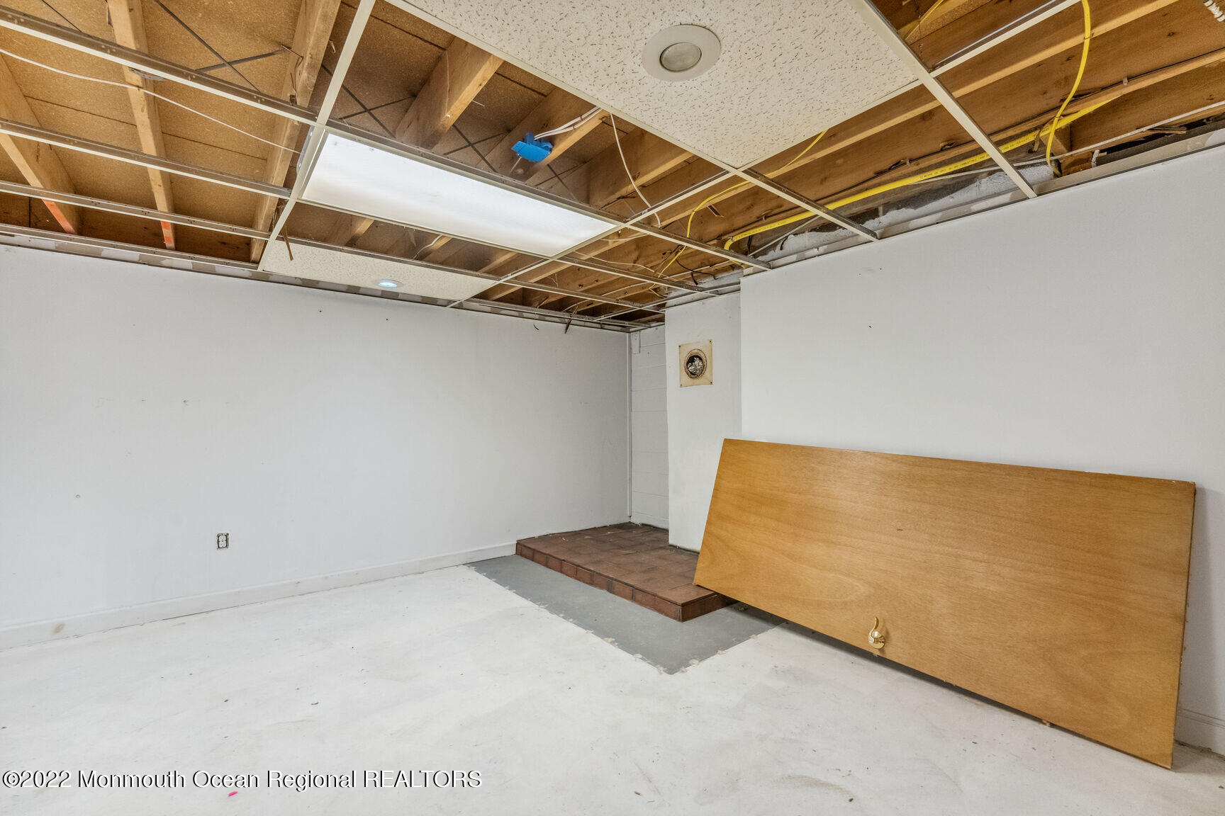 101 West Millstream Road Cream Ridge, NJ 08514 - Photo 20 of 25 0021-20Lower Level