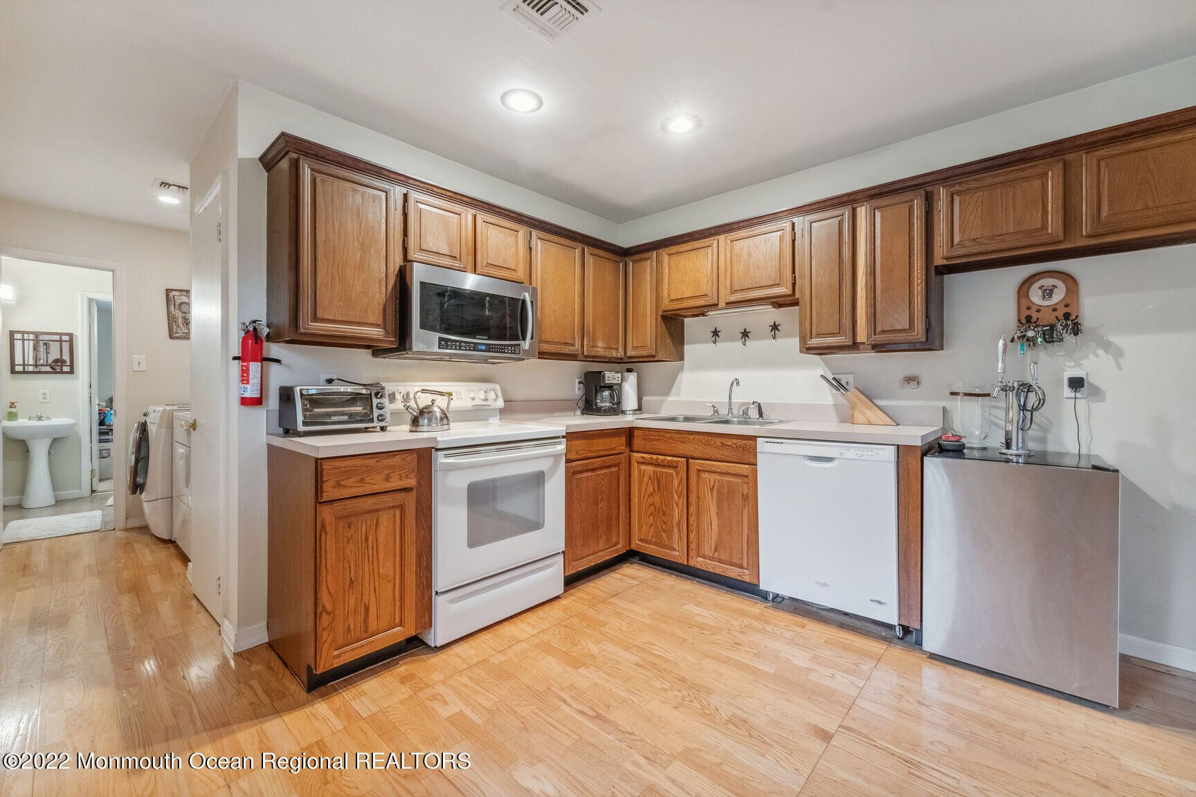 101 West Millstream Road Cream Ridge, NJ 08514 - Photo 8 of 25 0006-05Kitchen