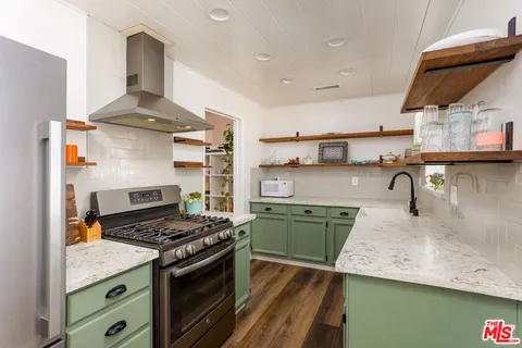 $760,000 | 1515 East Hungerford Street, Long Beach, CA 90805