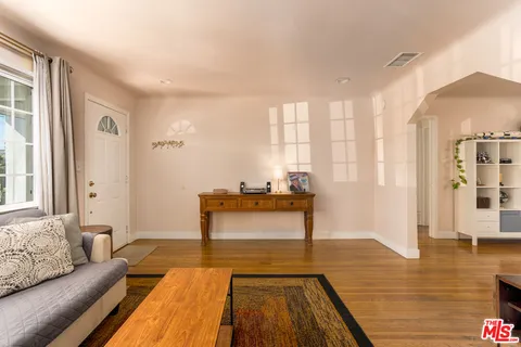 $760,000 | 1515 East Hungerford Street, Long Beach, CA 90805