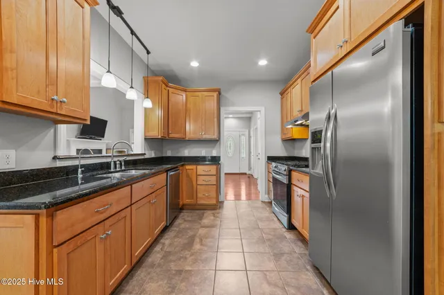 $449,999 | 100 Greenbriar Lane, Washington, NC 27889