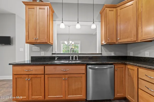 $449,999 | 100 Greenbriar Lane, Washington, NC 27889