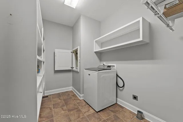 $449,999 | 100 Greenbriar Lane, Washington, NC 27889