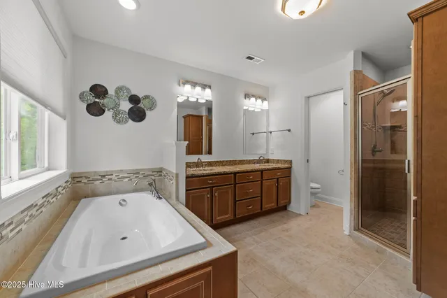 $449,999 | 100 Greenbriar Lane, Washington, NC 27889