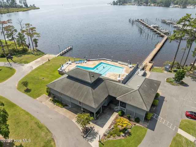 $449,999 | 100 Greenbriar Lane, Washington, NC 27889