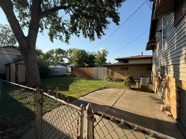 $194,000 | 154 Pamela Drive South, Chicago Heights, IL 60411