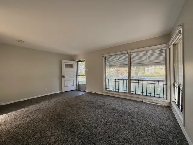 $194,000 | 154 Pamela Drive South, Chicago Heights, IL 60411