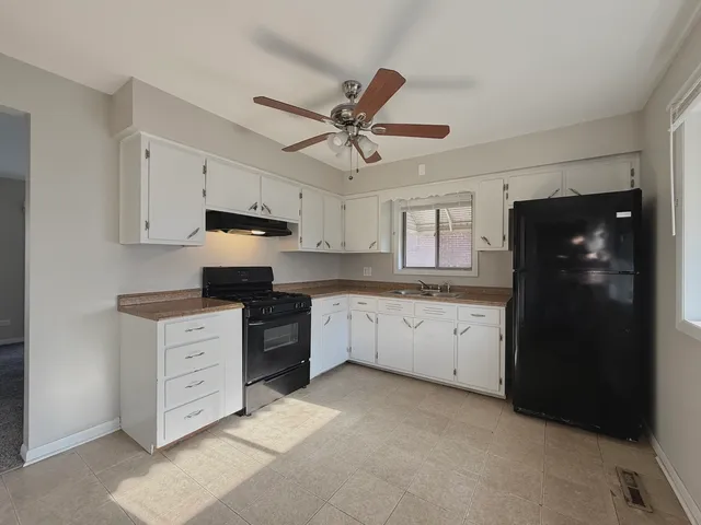 $194,000 | 154 Pamela Drive South, Chicago Heights, IL 60411