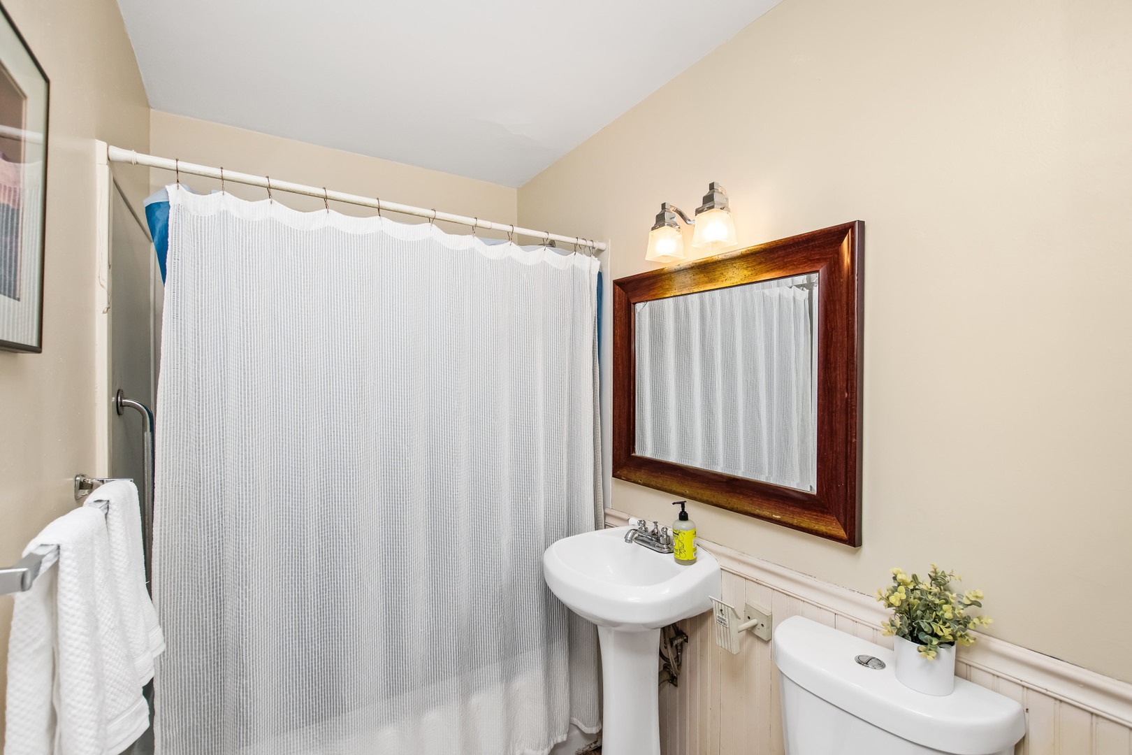 8526 Rockefeller Avenue Brookfield, IL 60513 - Photo 10 of 19