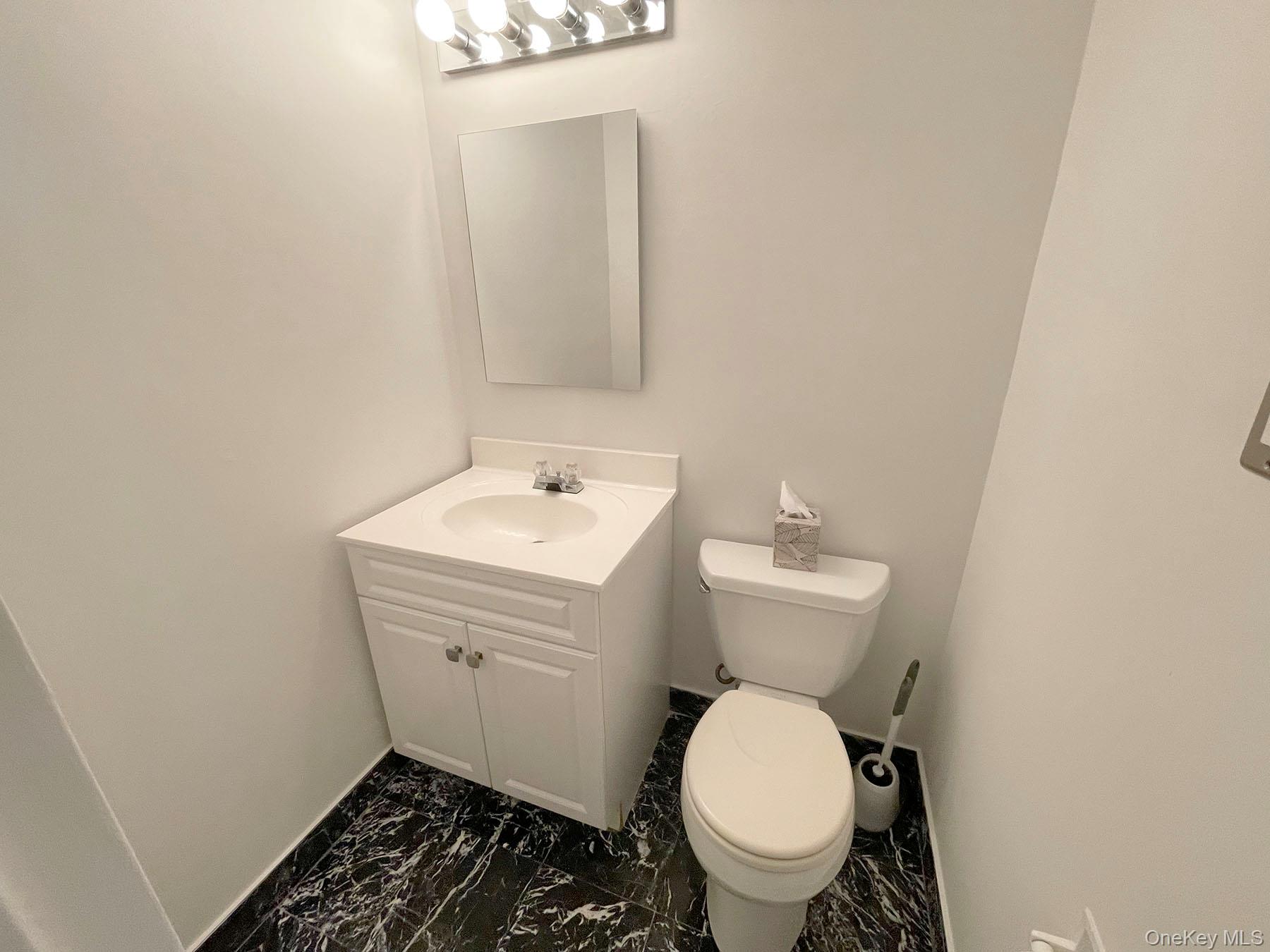 750 Shore Road, Unit 1H 2 Long Beach, NY 11561 - Photo 19 of 29 Half Bath
