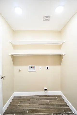 $335,000 | 4010 Northwest Loop 410, San Antonio, TX 78201