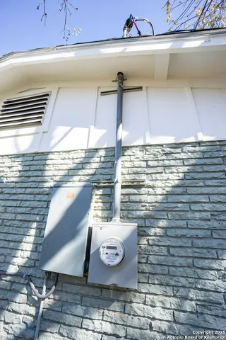 $335,000 | 4010 Northwest Loop 410, San Antonio, TX 78201