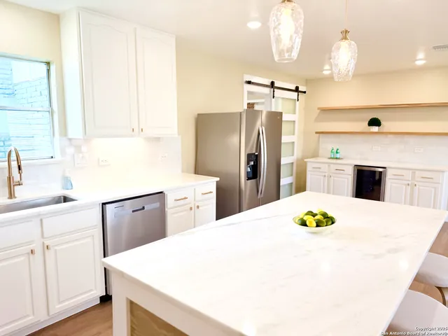 $335,000 | 4010 Northwest Loop 410, San Antonio, TX 78201