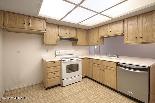 4541 East Pershing Avenue Phoenix, AZ 85032 - Photo 4 of 15 Kitchen