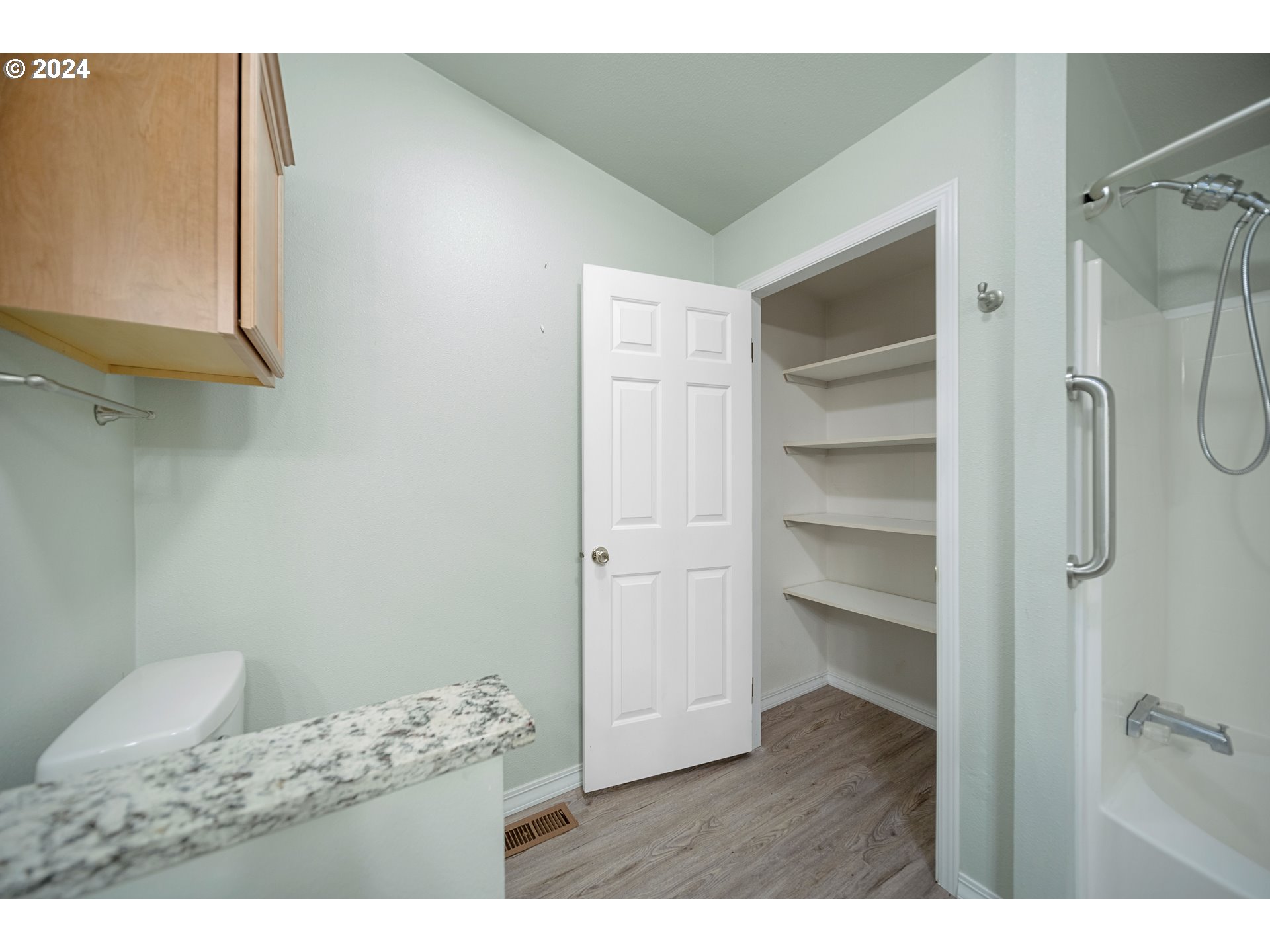68339 Oceanic Road North Bend, OR 97459 - Photo 18 of 48 Attached Bathroom #1