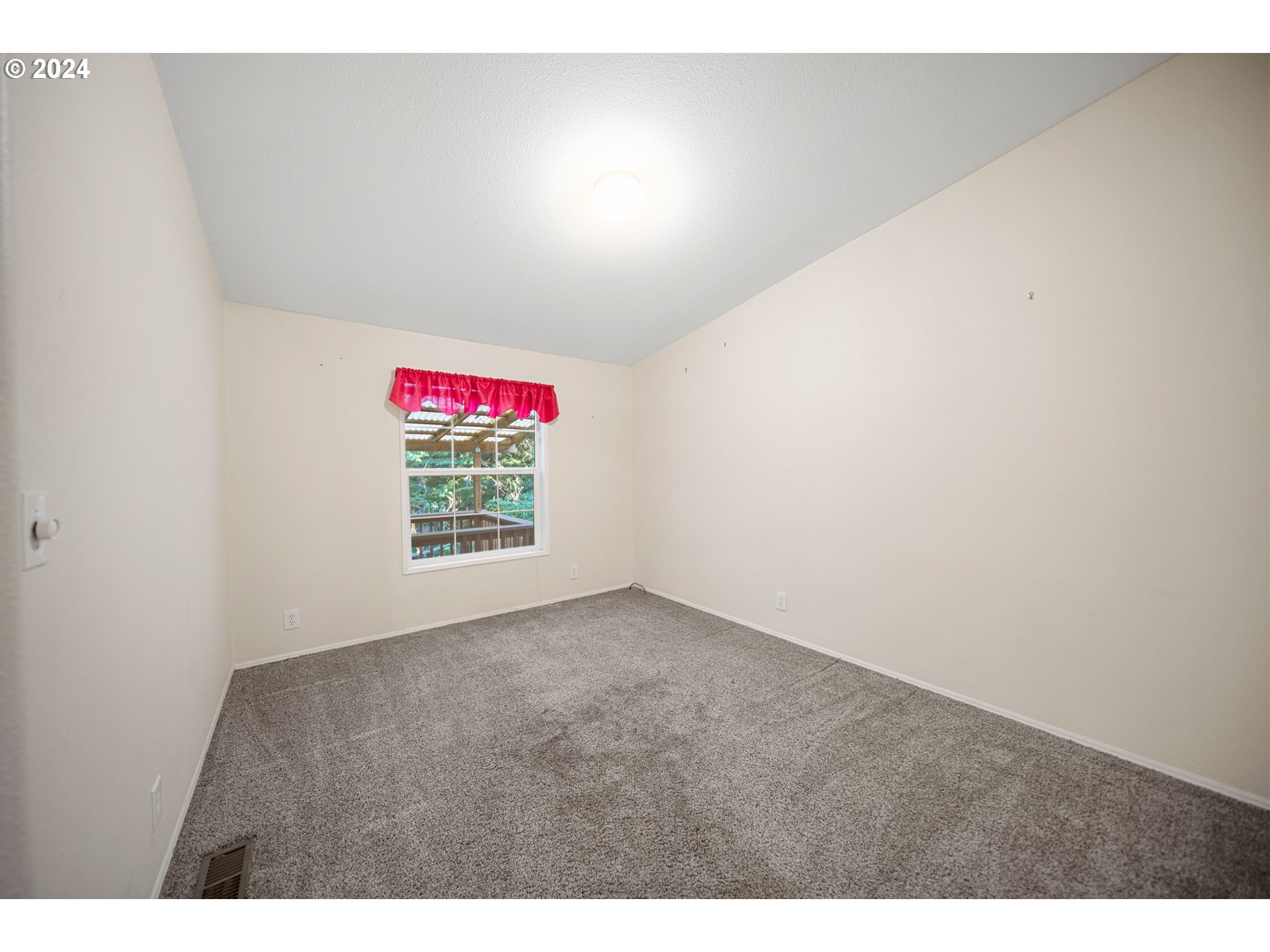 68339 Oceanic Road North Bend, OR 97459 - Photo 22 of 48 Bedroom
