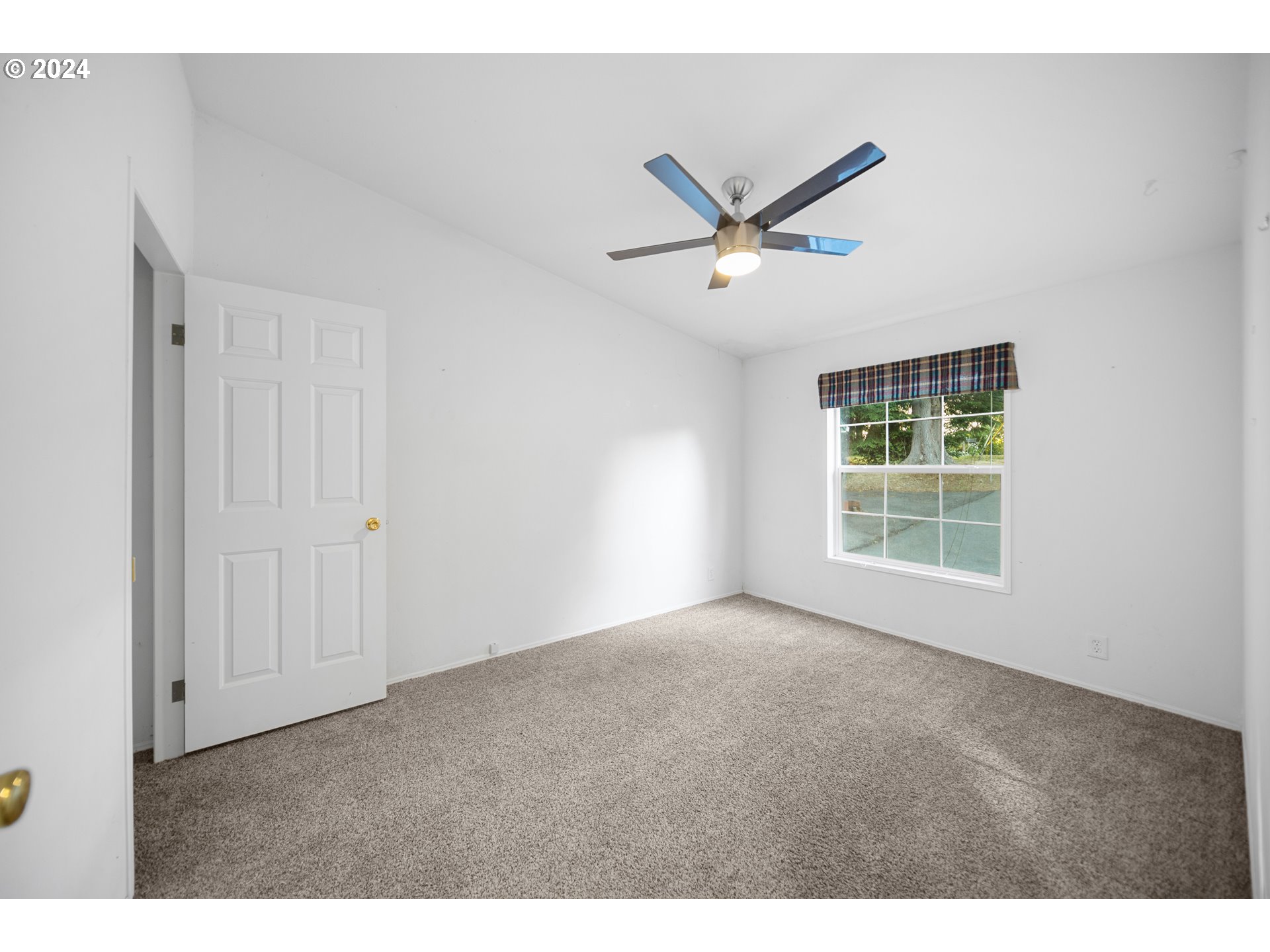 68339 Oceanic Road North Bend, OR 97459 - Photo 27 of 48 Bedroom