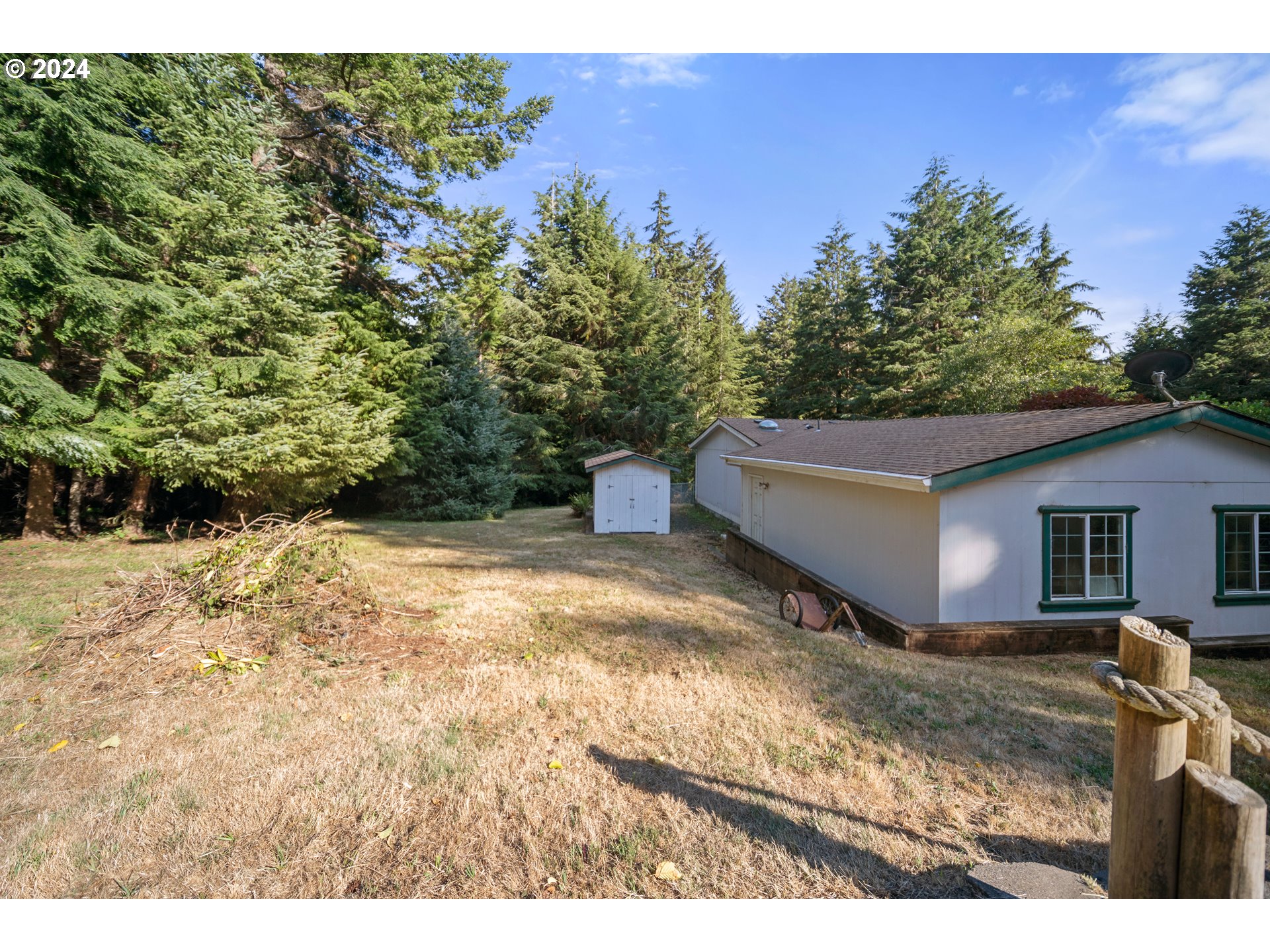 68339 Oceanic Road North Bend, OR 97459 - Photo 36 of 48 Yard